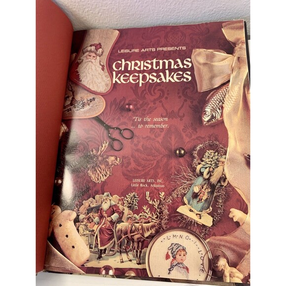 Cross Stitch Book Christmas Keepsakes Leisure Arts 1990 VTG Needlework BB8NS San - Picture 5 of 10